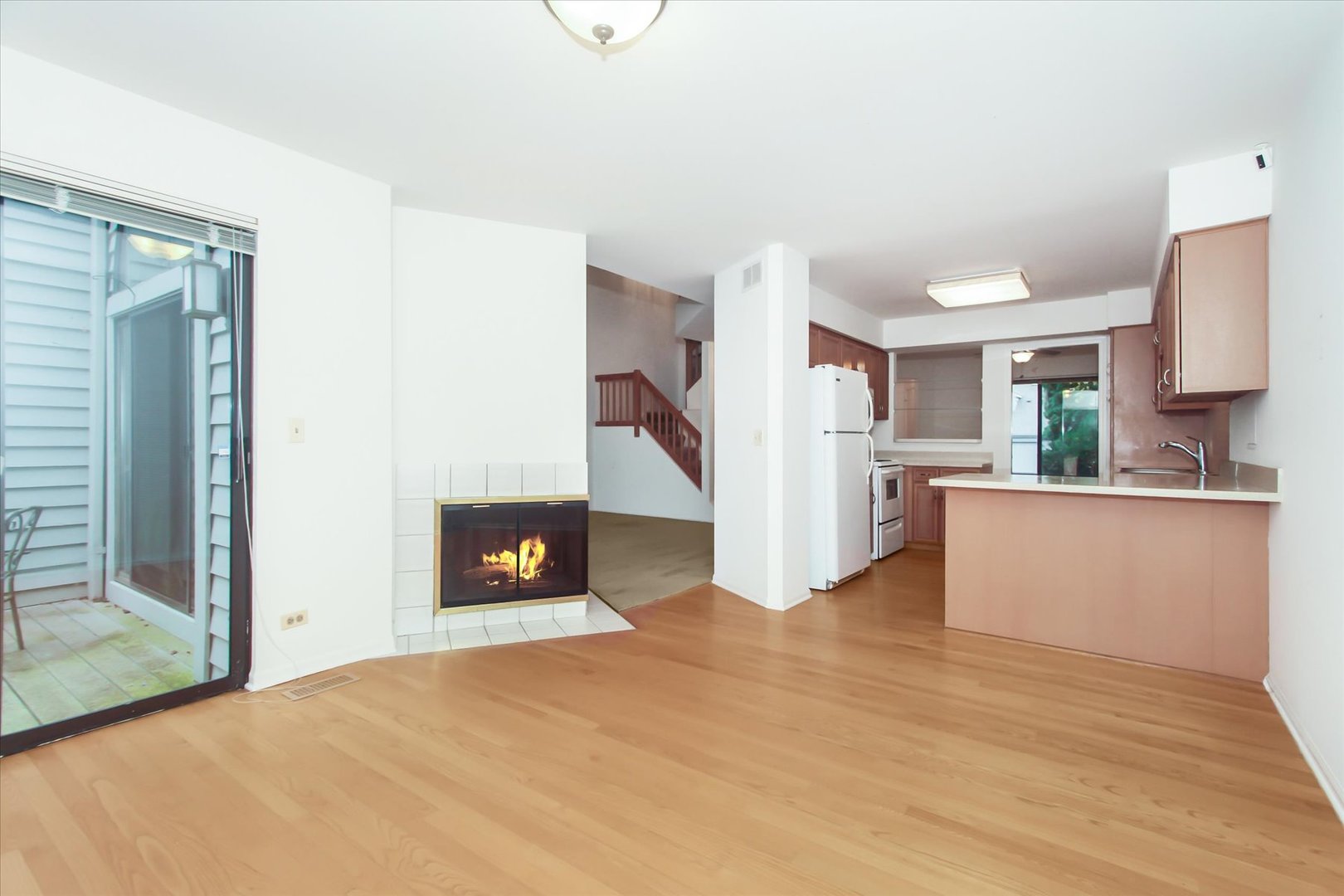 928 LONGMEADOW Court Unit: 1016