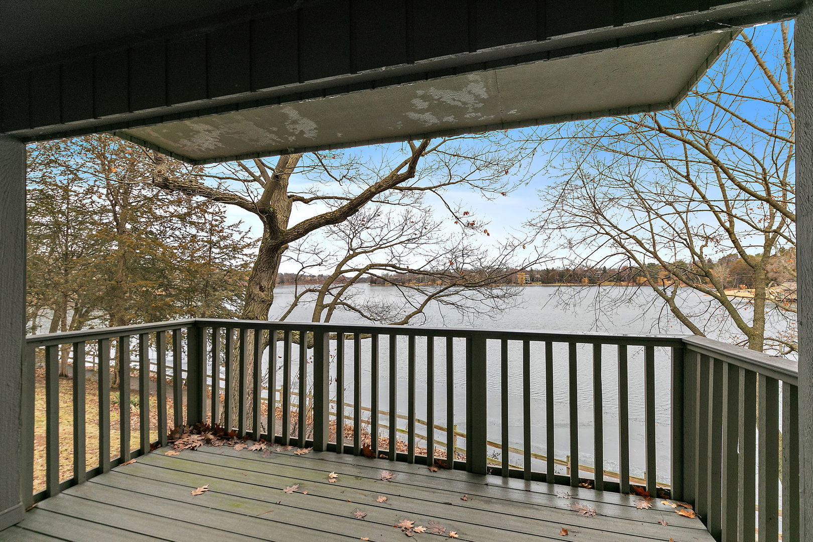 25 Shoreline Road