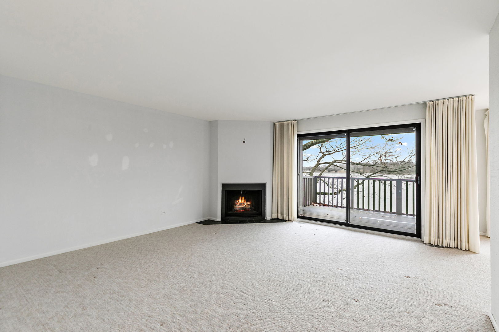 25 Shoreline Road