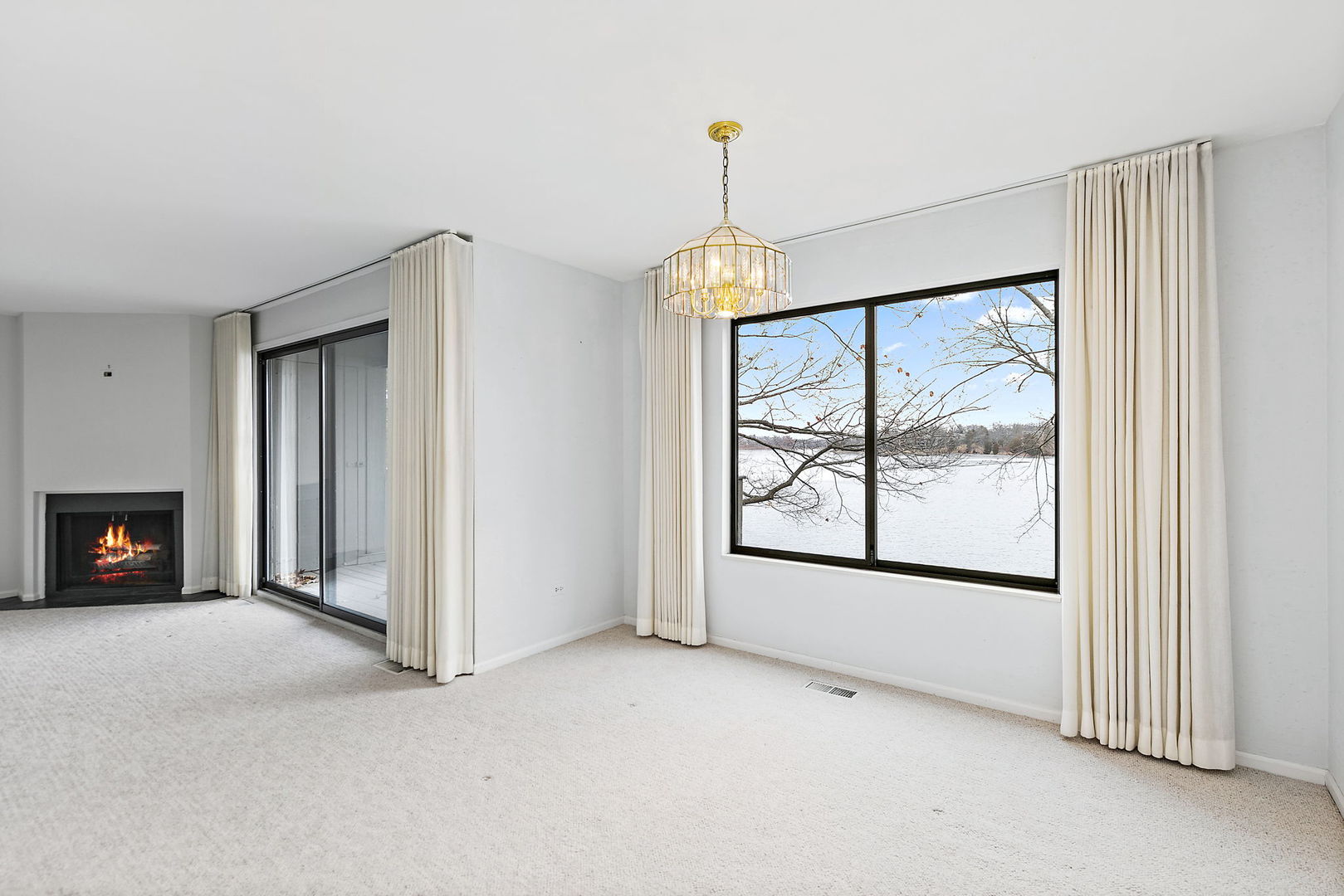 25 Shoreline Road