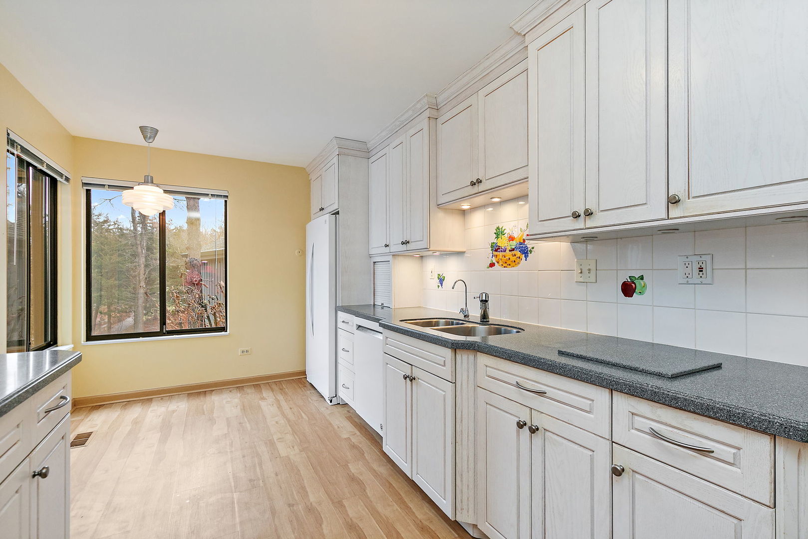 25 Shoreline Road