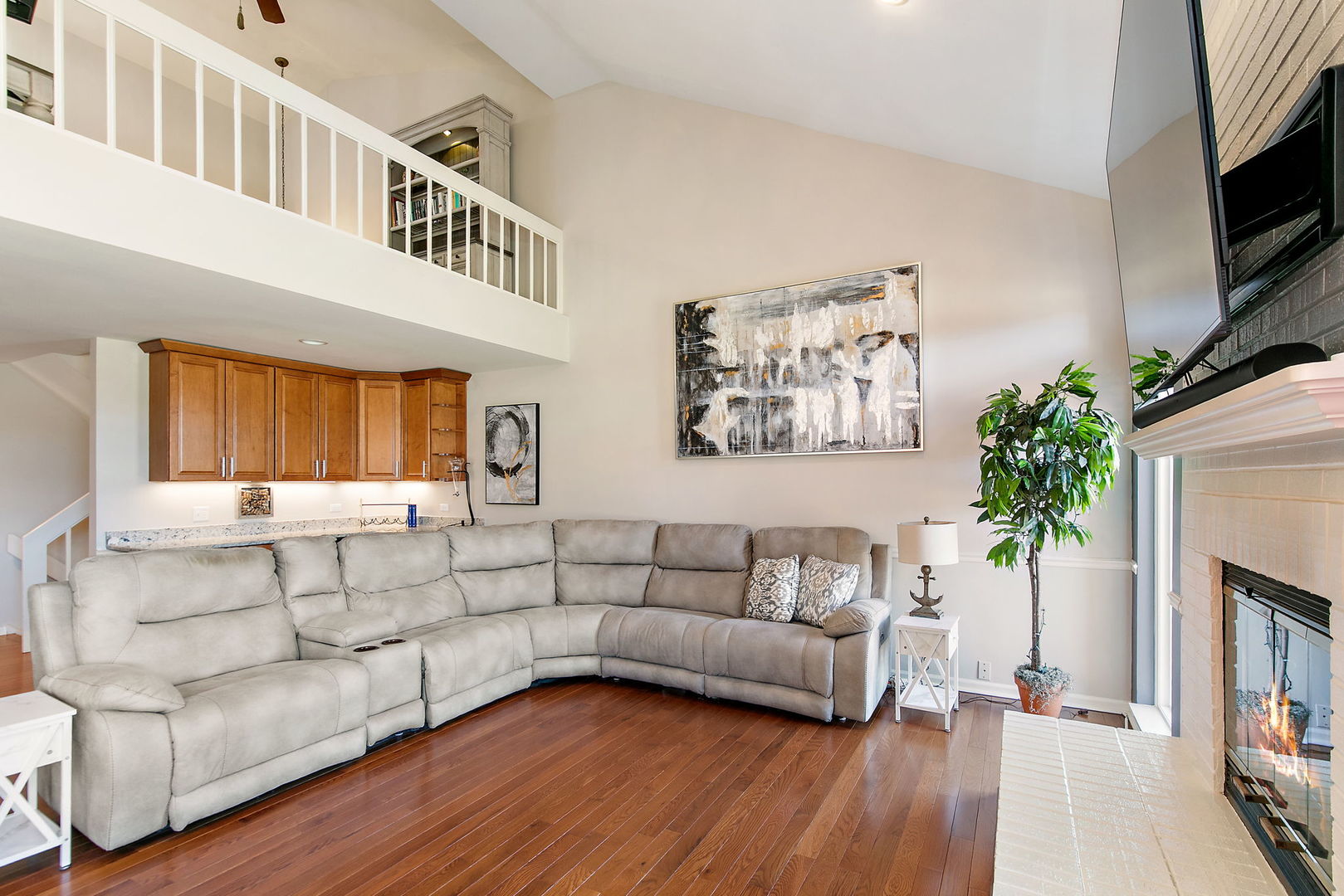 814 OAK HILL Road