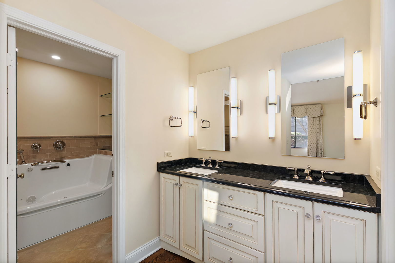 709 Woodbridge Court Unit: 709