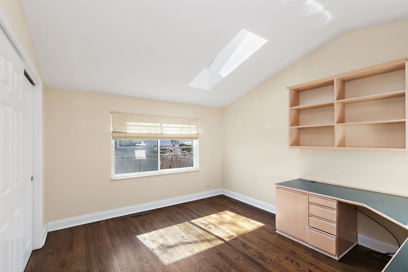 709 Woodbridge Court Unit: 709