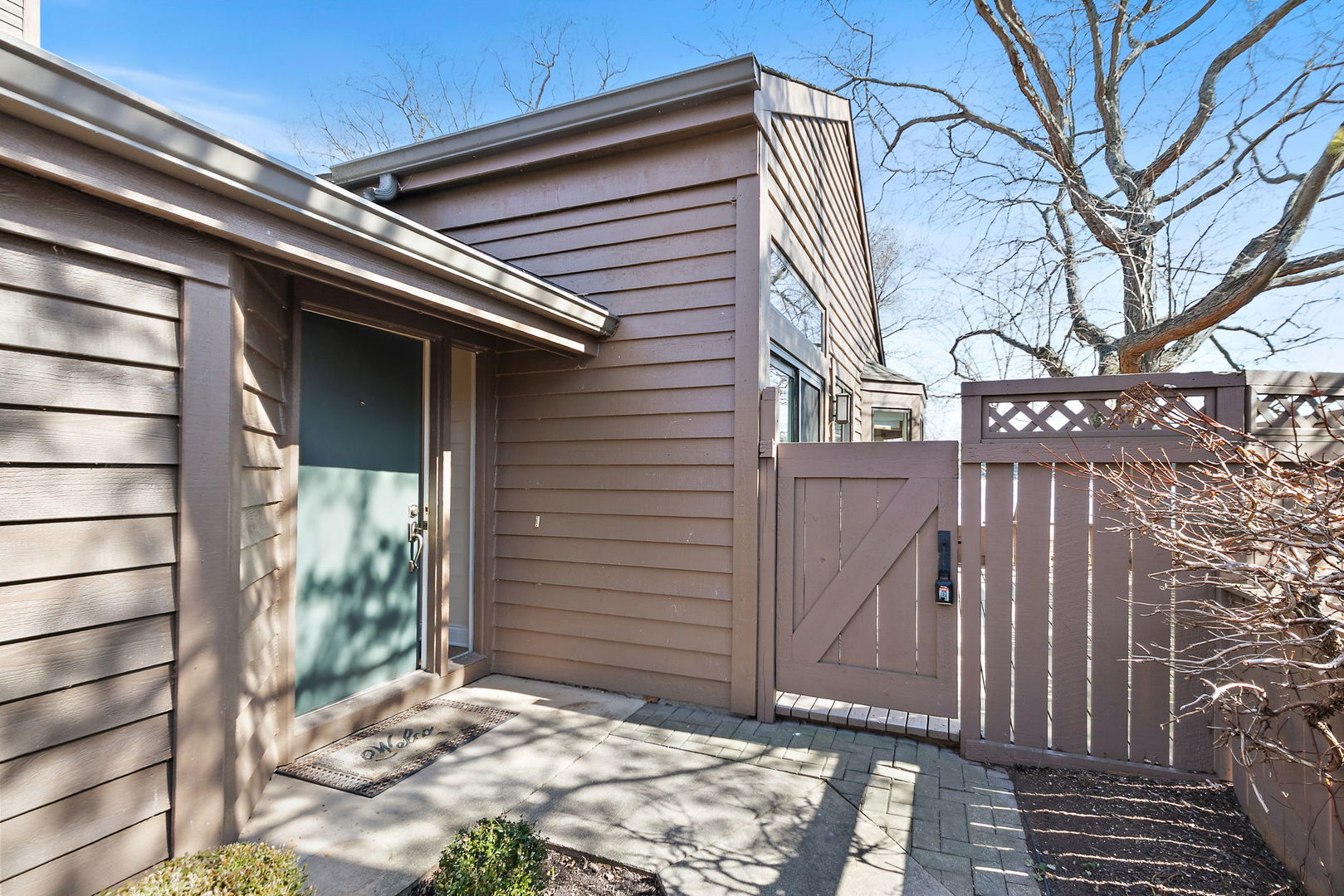 709 Woodbridge Court Unit: 709