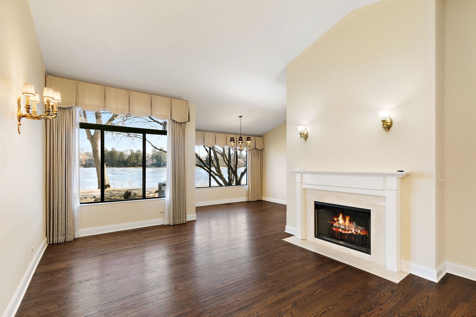 709 Woodbridge Court Unit: 709