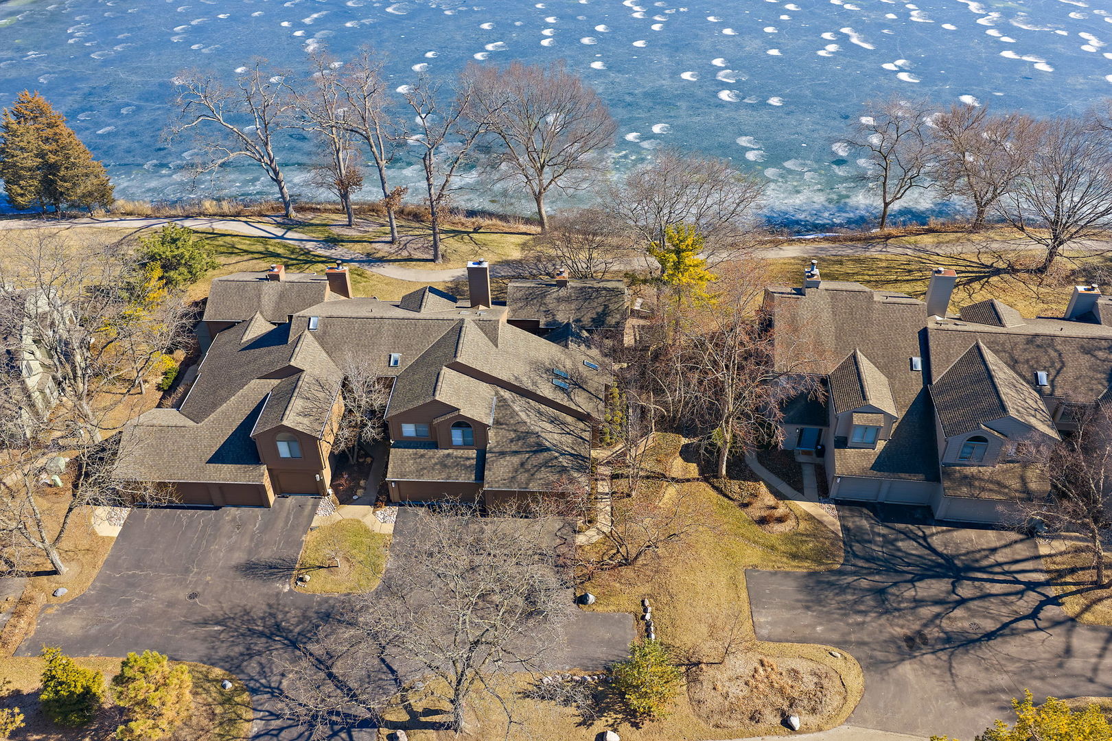 709 Woodbridge Court Unit: 709