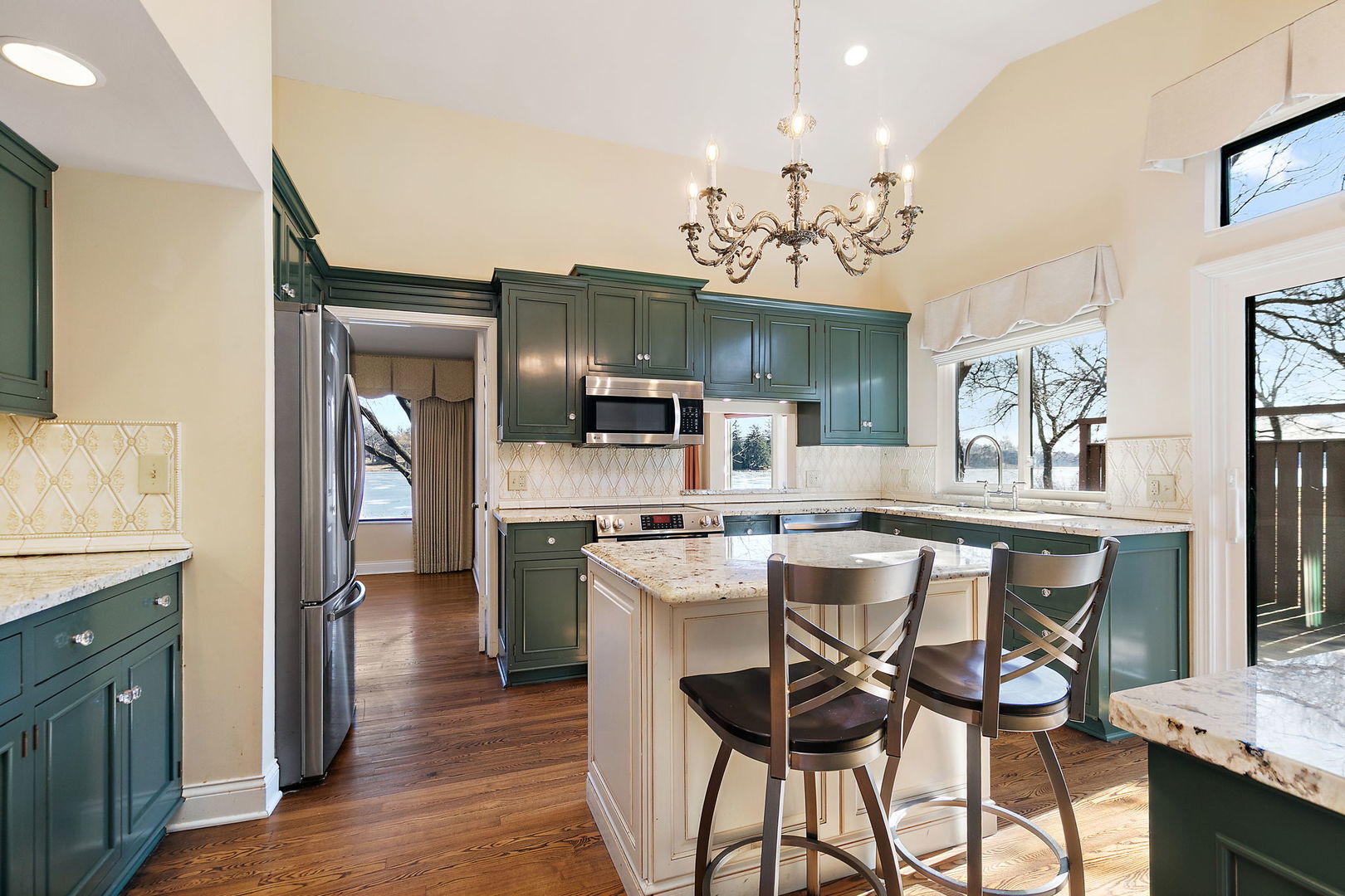 709 Woodbridge Court Unit: 709