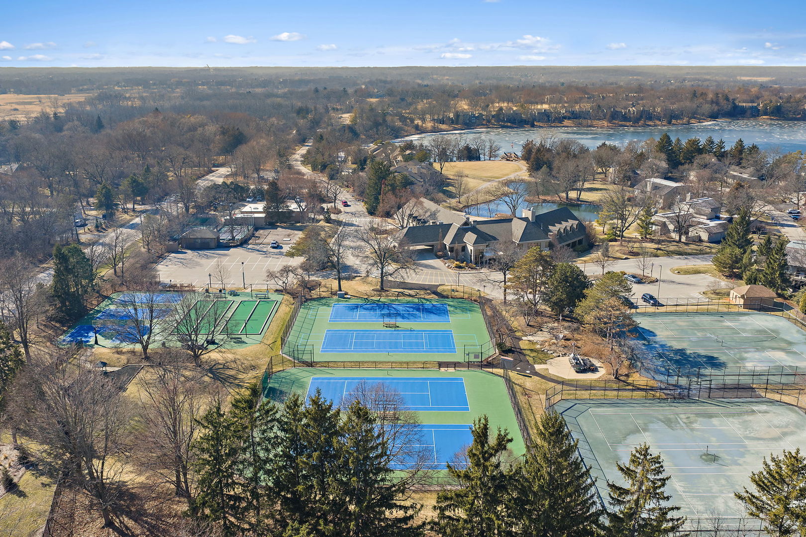 709 Woodbridge Court Unit: 709