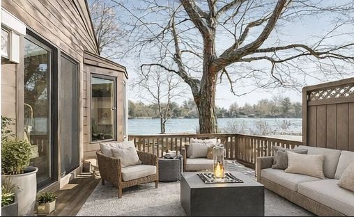 709 Woodbridge Court Unit: 709