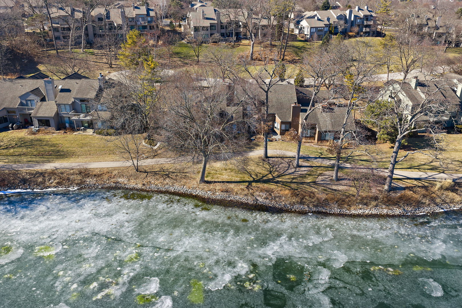 709 Woodbridge Court Unit: 709