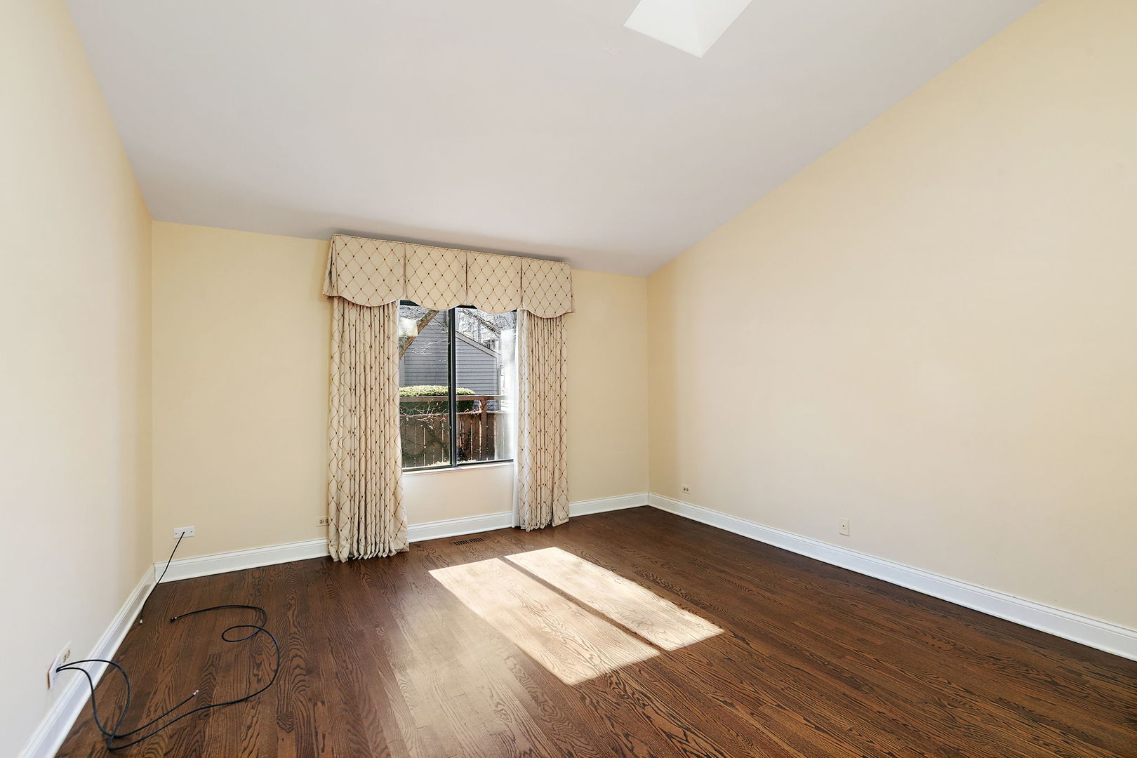 709 Woodbridge Court Unit: 709