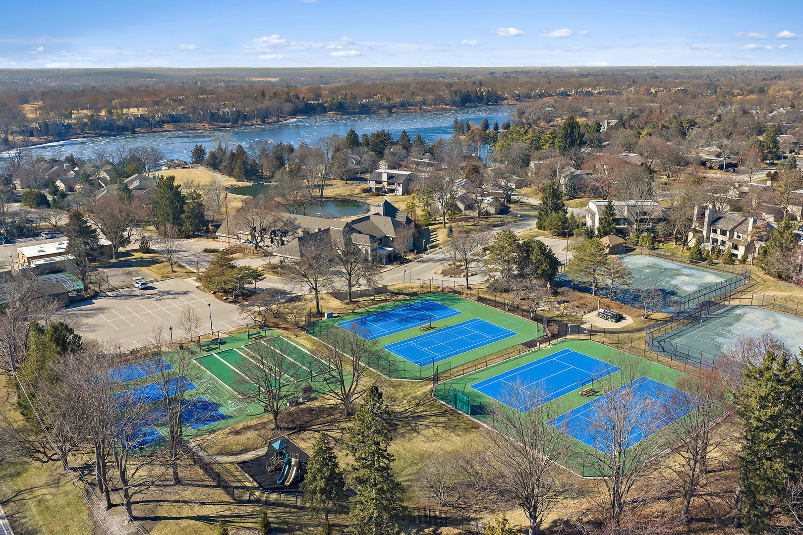 709 Woodbridge Court Unit: 709