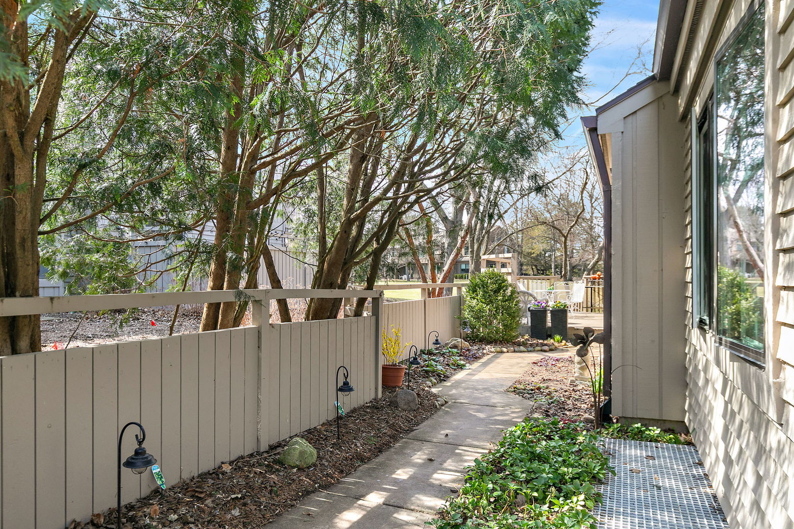 802 Shoreline Road