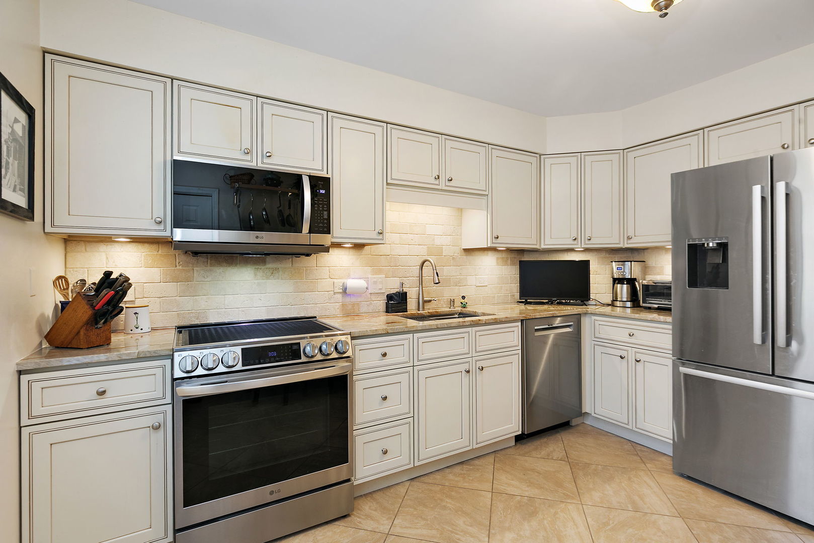 993 W Longmeadow Court Unit: 1028