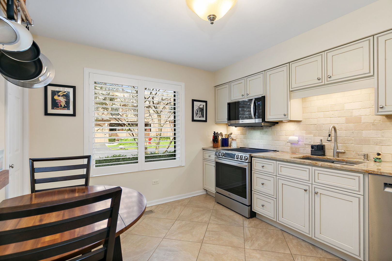 993 W Longmeadow Court Unit: 1028