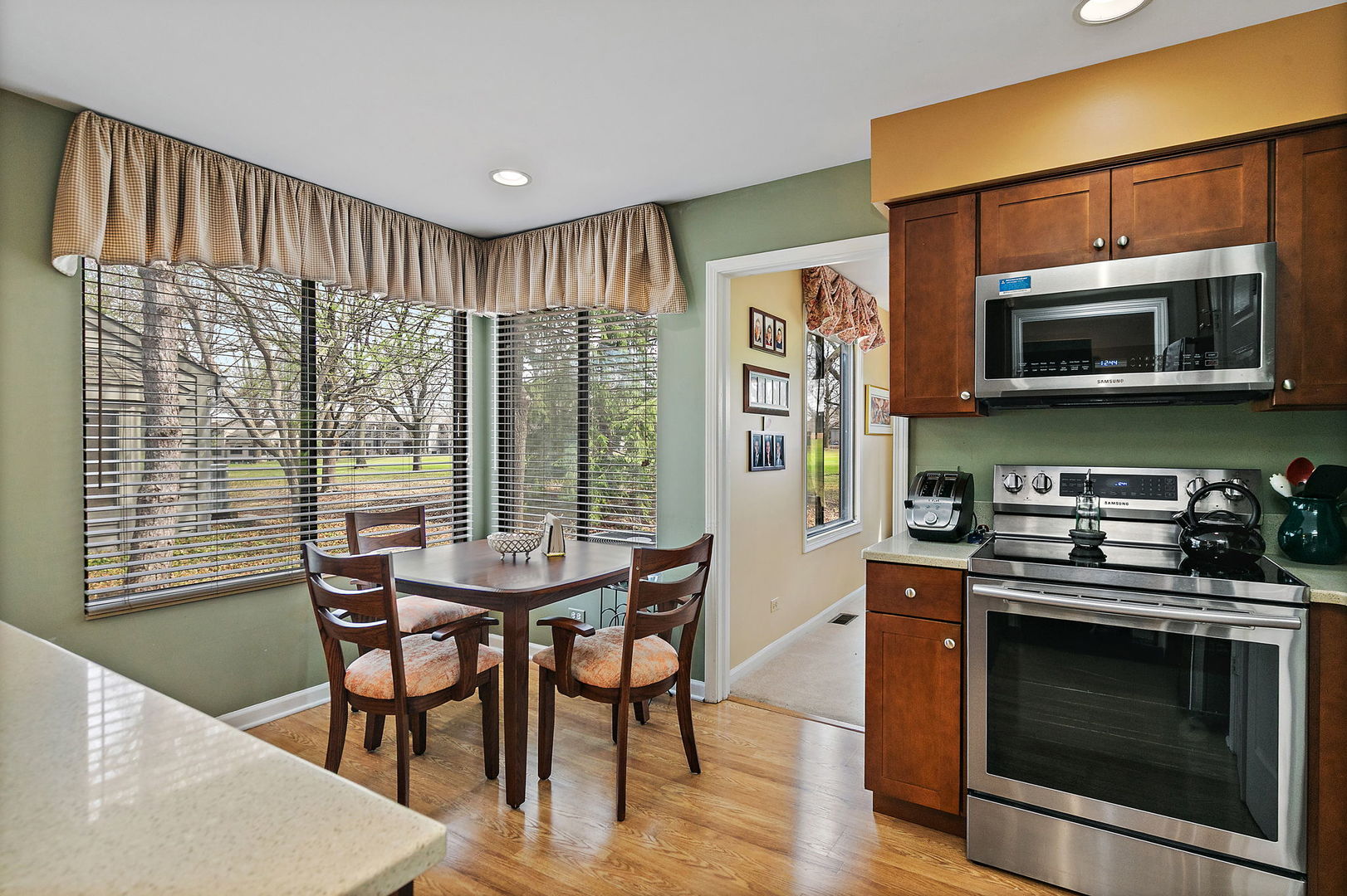 723 Golf Lane Unit: 944