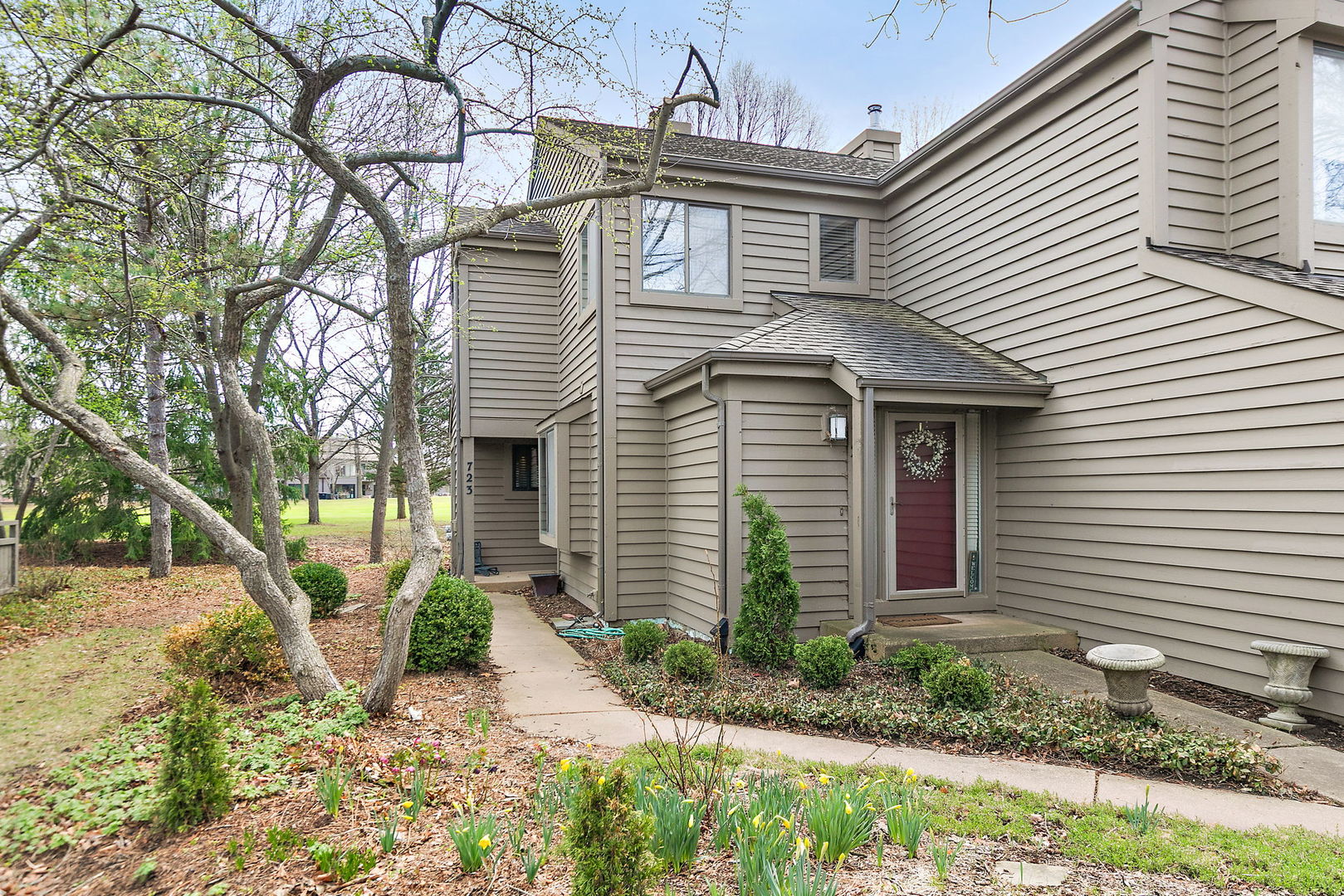 723 Golf Lane Unit: 944