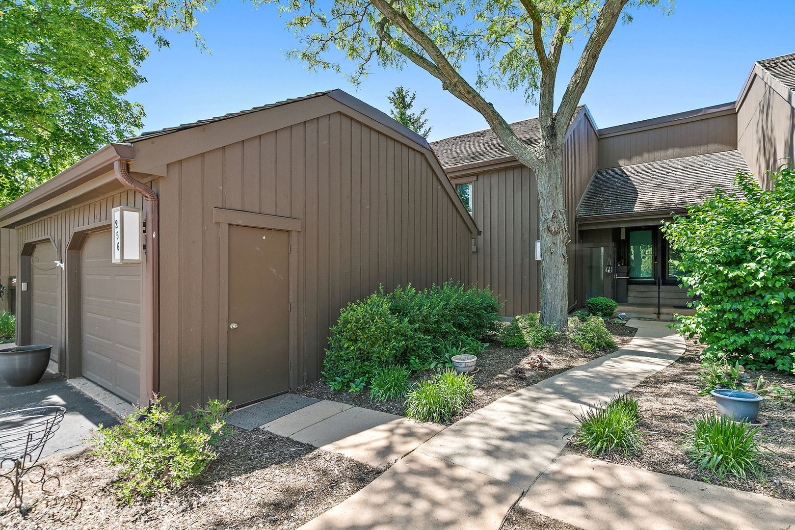 256 THORNHILL Lane Unit: C