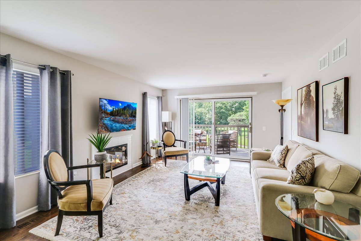 447 WHITE OAK Lane Unit: 1135B