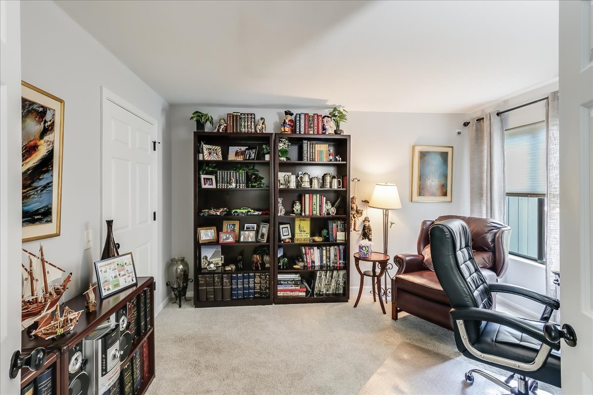 447 WHITE OAK Lane Unit: 1135B