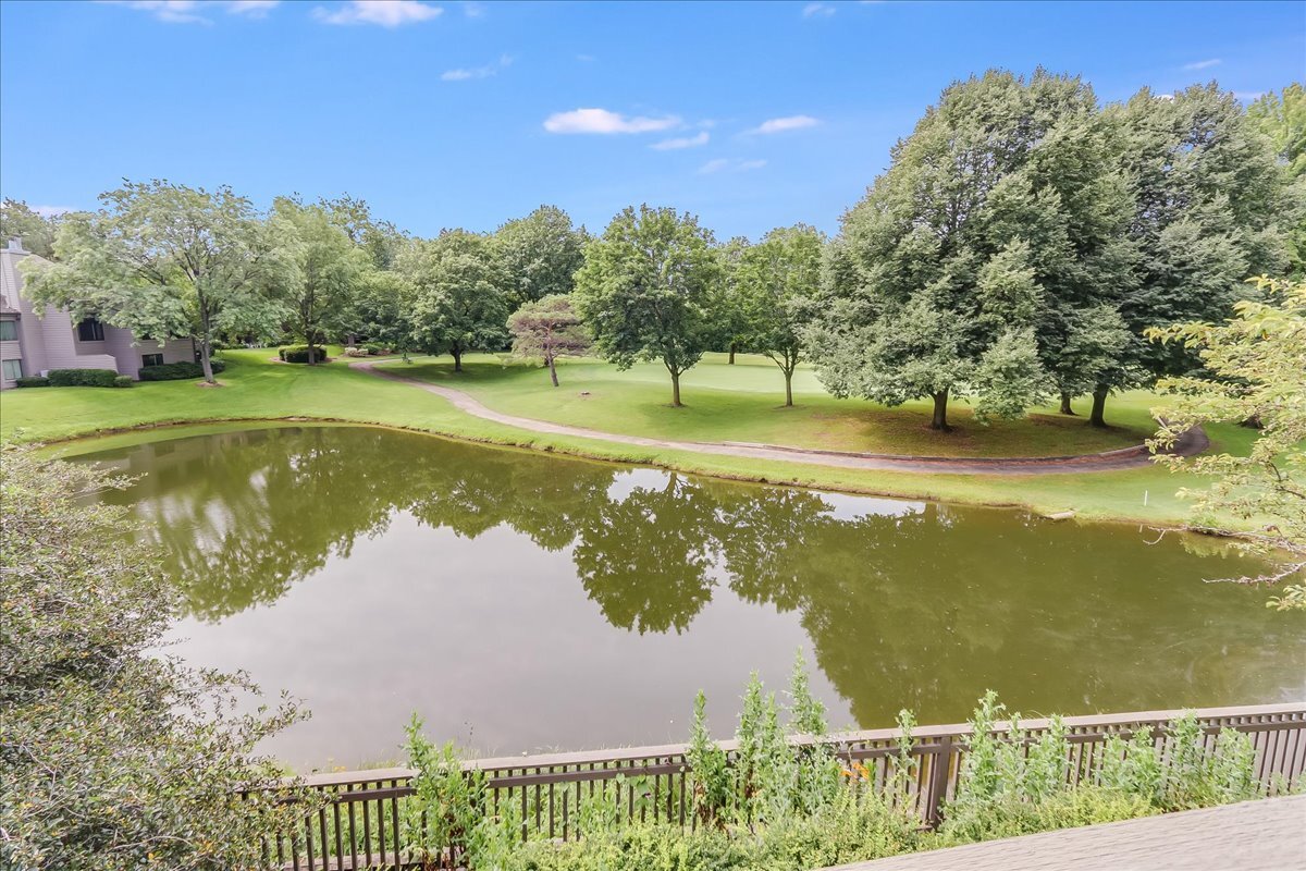 447 WHITE OAK Lane Unit: 1135B