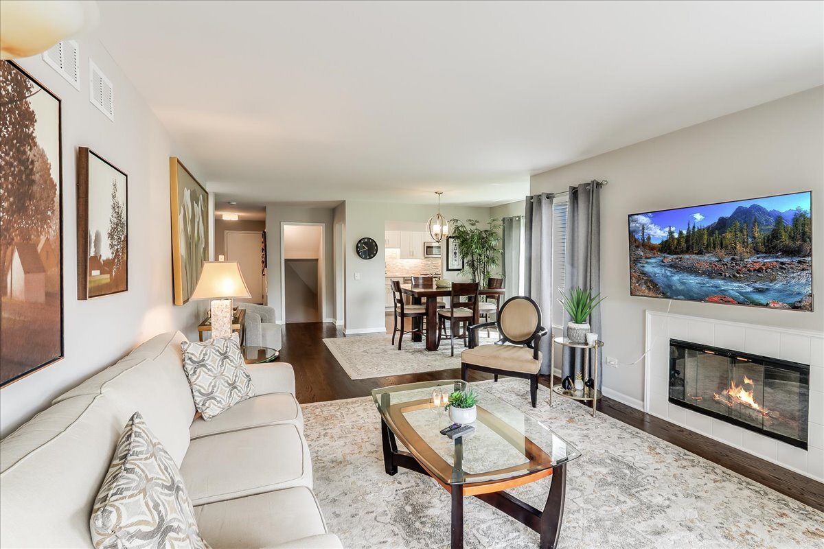 447 WHITE OAK Lane Unit: 1135B