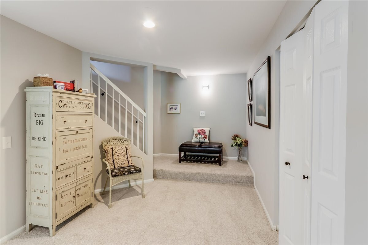 447 WHITE OAK Lane Unit: 1135B