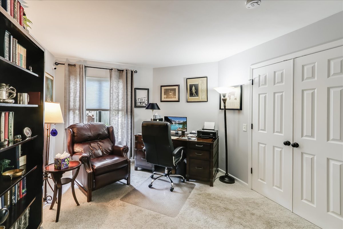 447 WHITE OAK Lane Unit: 1135B