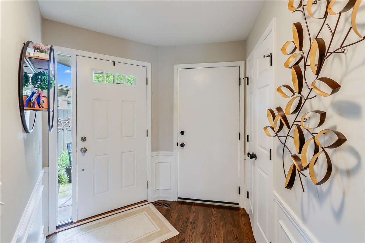 447 WHITE OAK Lane Unit: 1135B