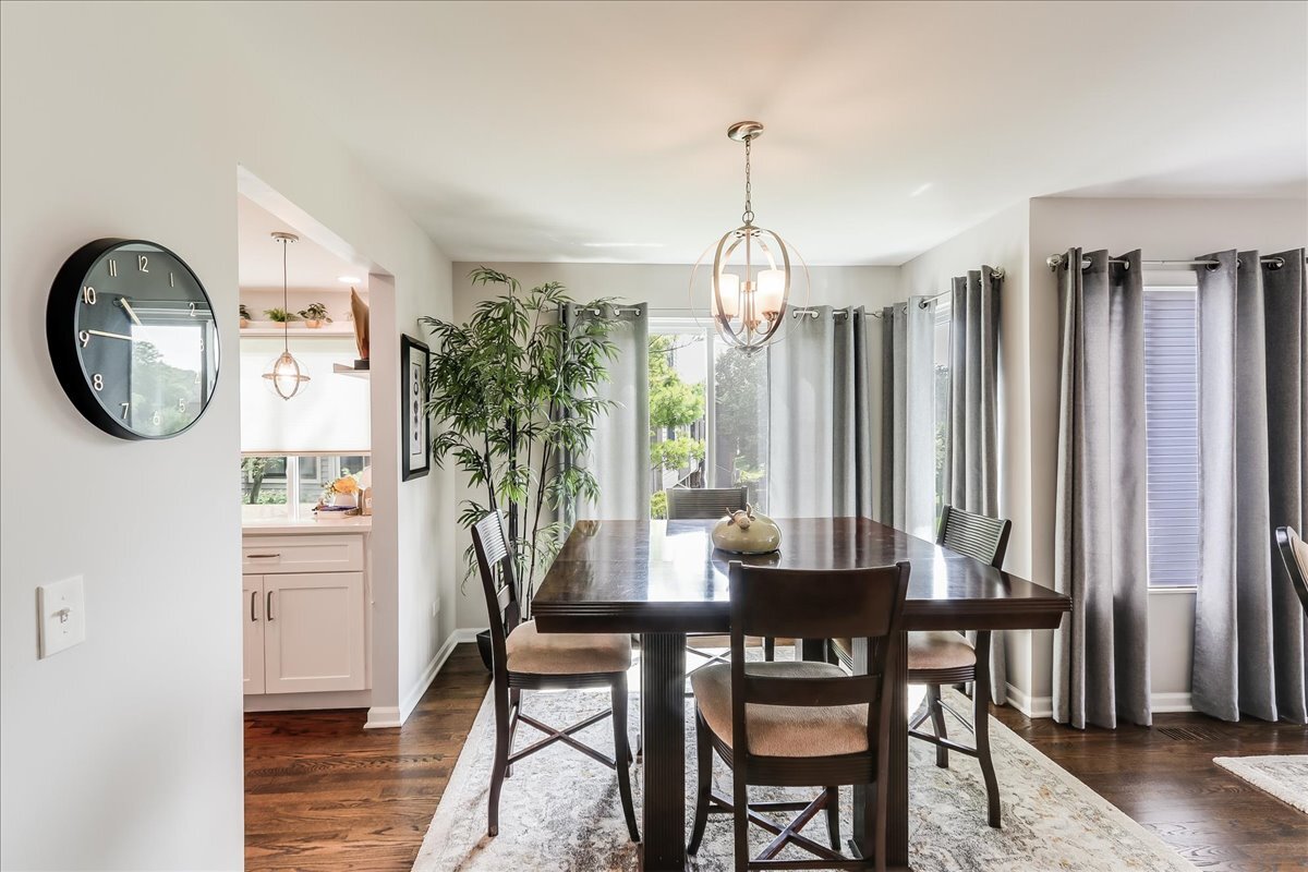 447 WHITE OAK Lane Unit: 1135B