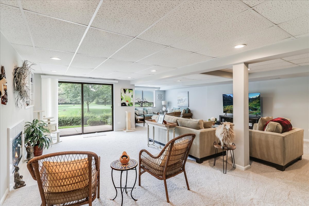 447 WHITE OAK Lane Unit: 1135B