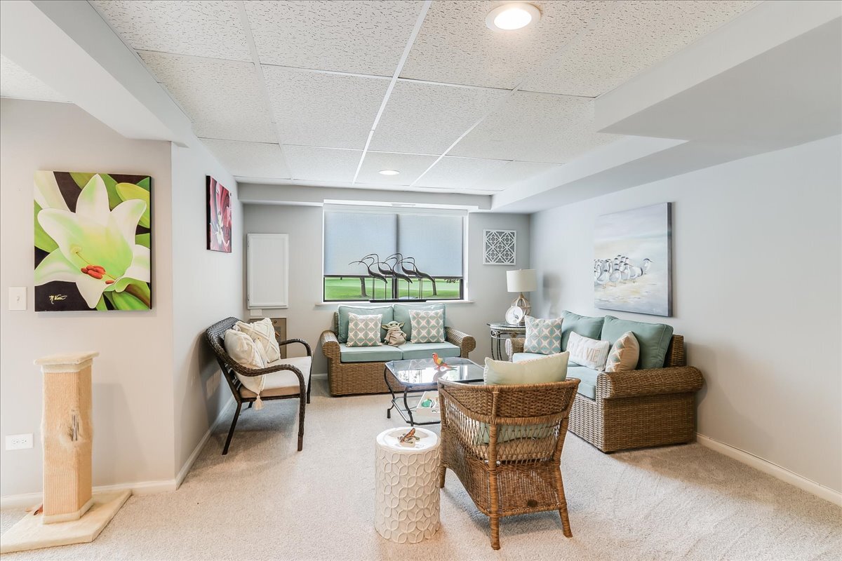 447 WHITE OAK Lane Unit: 1135B
