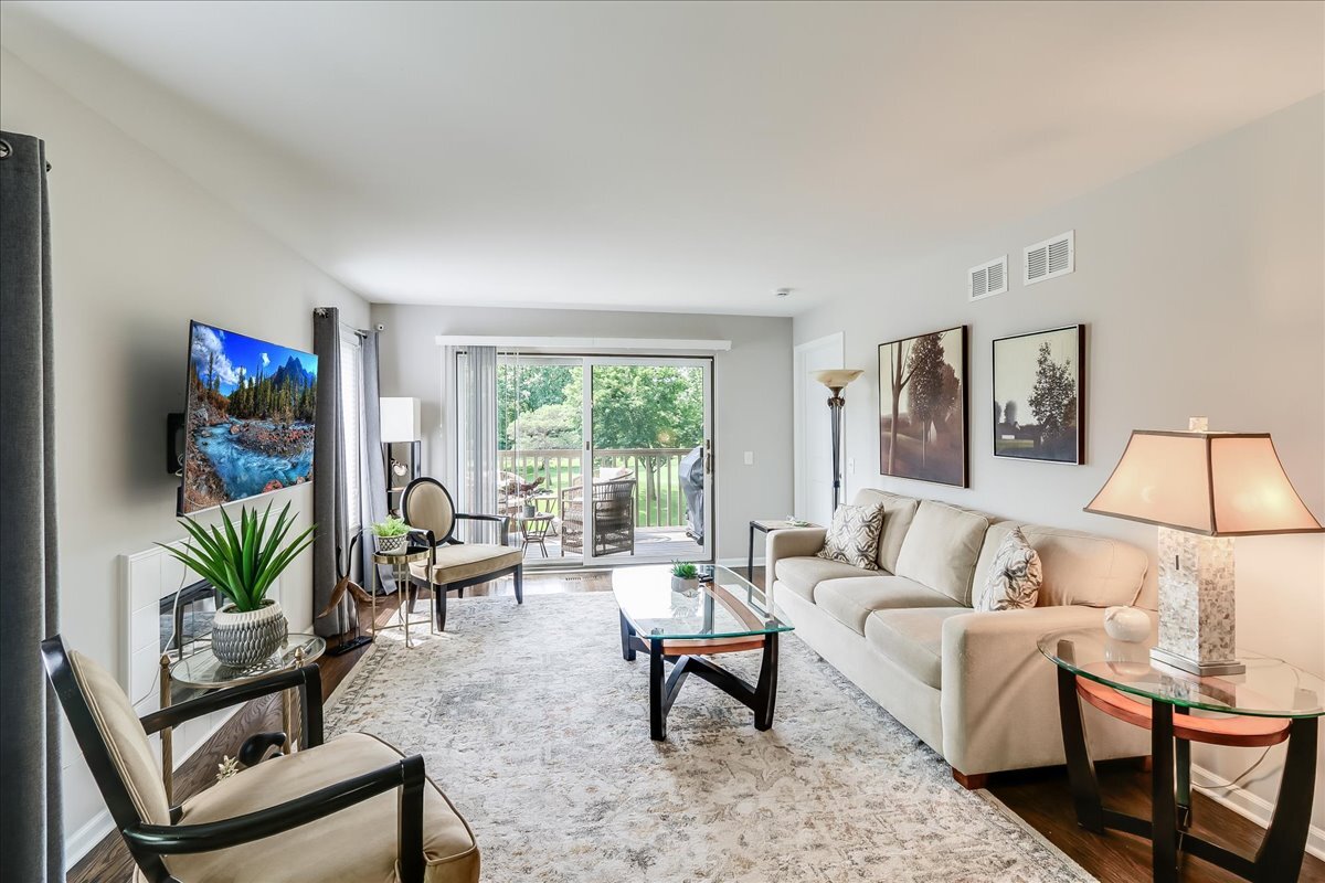 447 WHITE OAK Lane Unit: 1135B