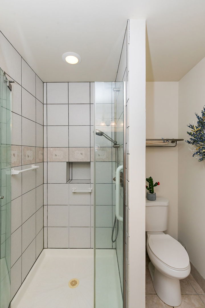 404 Shoreline Road Unit: 298