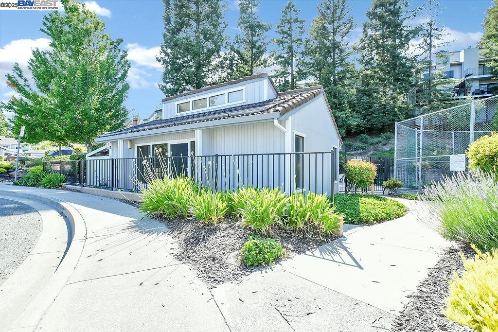 235 Via Pinada Ln