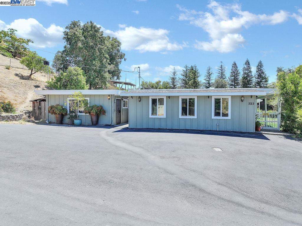 323 El Pintado Heights Dr