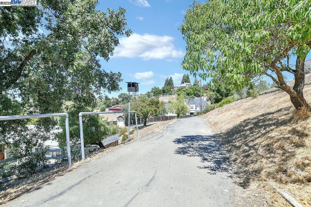 323 El Pintado Heights Dr