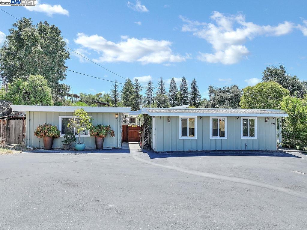323 El Pintado Heights Dr