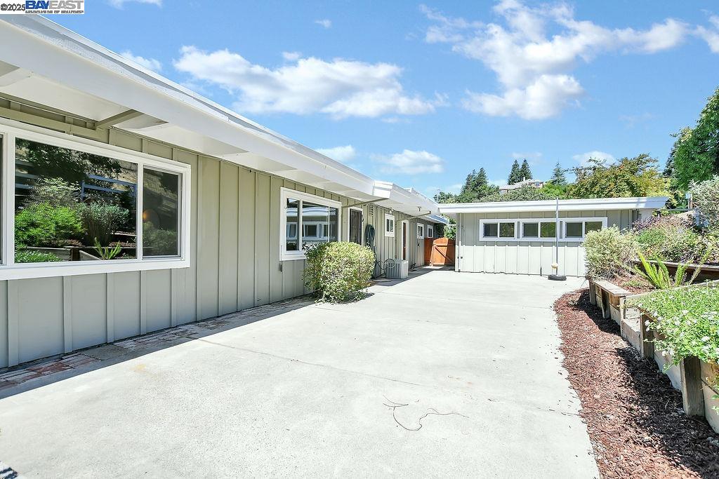323 El Pintado Heights Dr