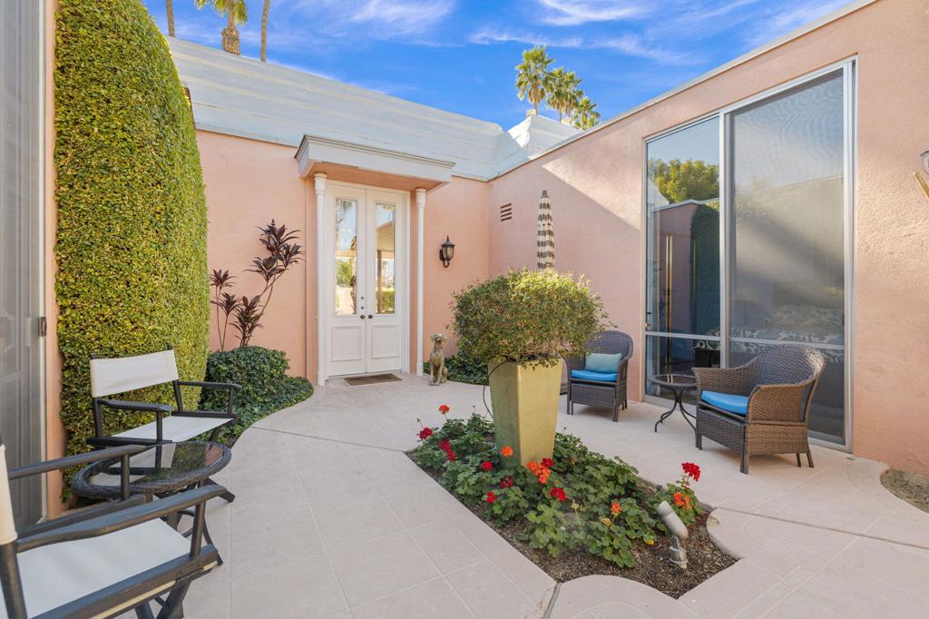 47115 El Menara Circle