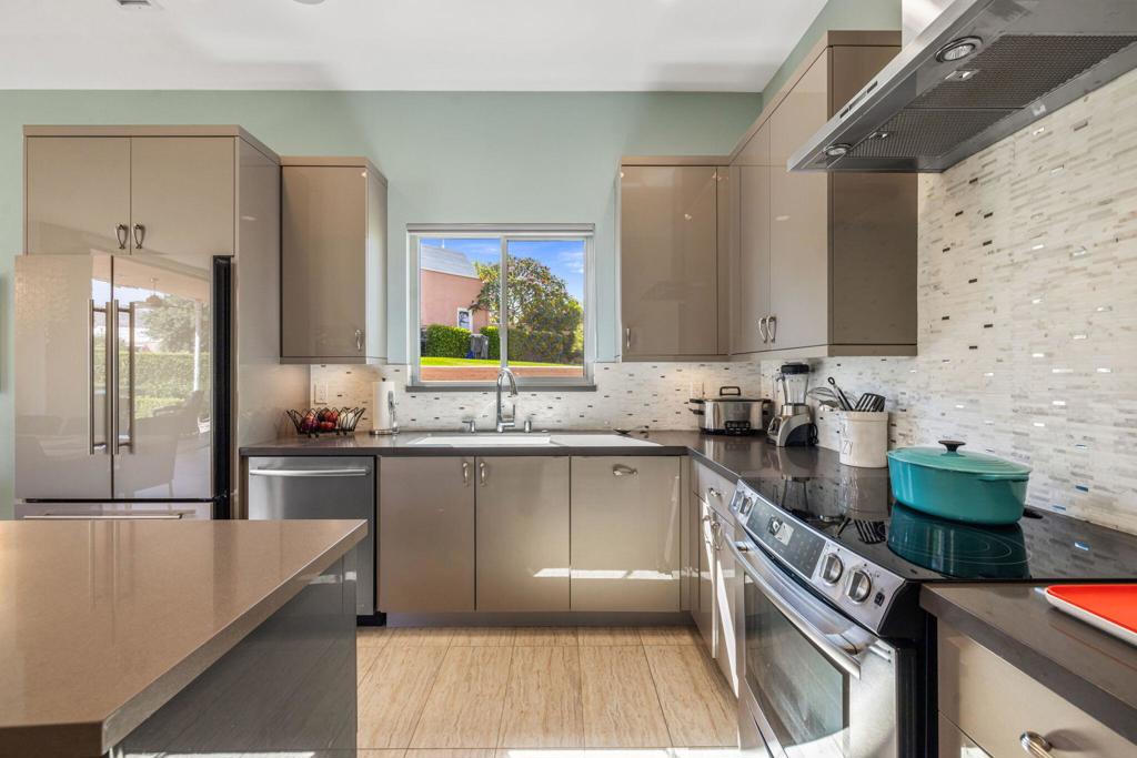 47432 Medina Drive W