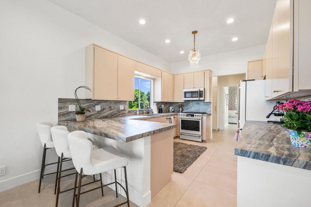 47171 El Agadir Circle
