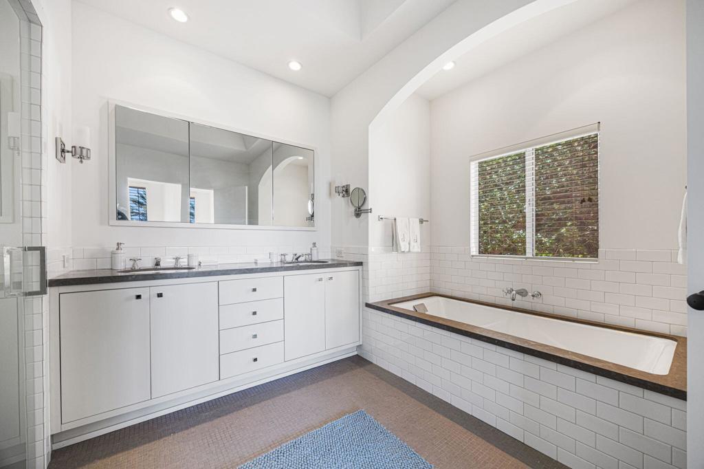 73576 Malabata Drive