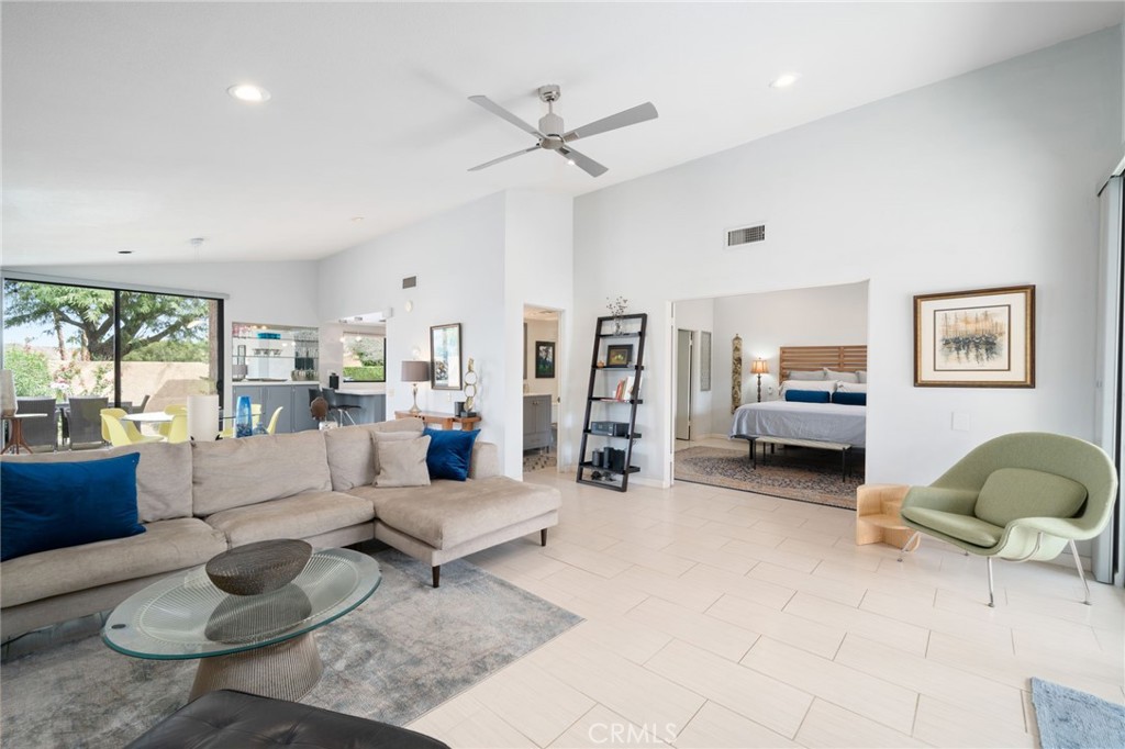 48915 Mariposa Drive