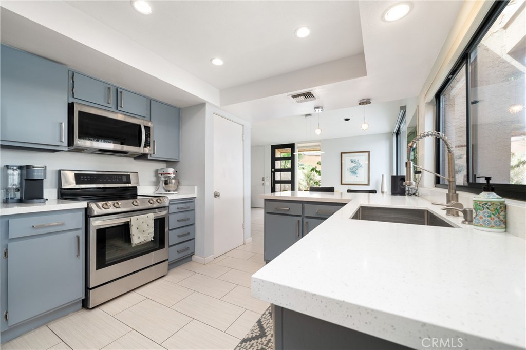 48915 Mariposa Drive