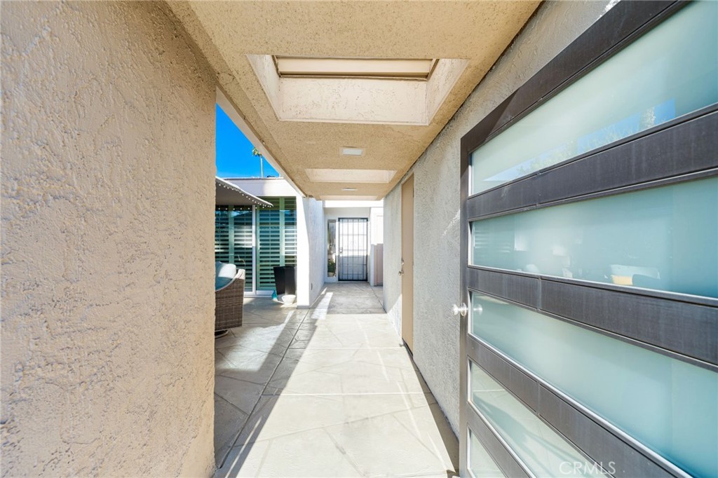 48895 Mariposa Drive