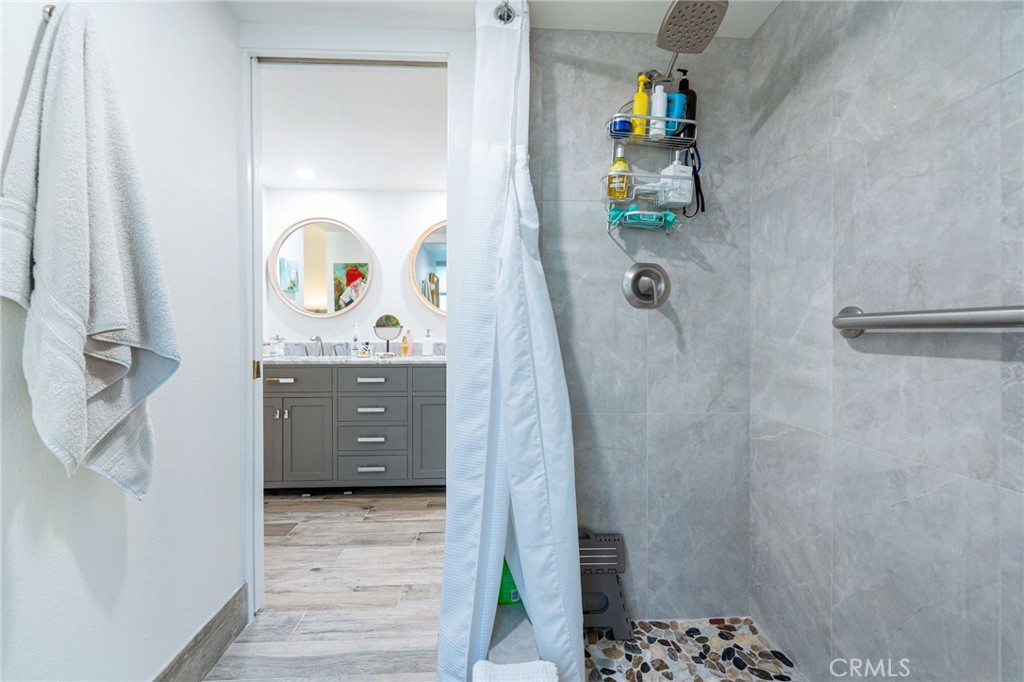 48895 Mariposa Drive