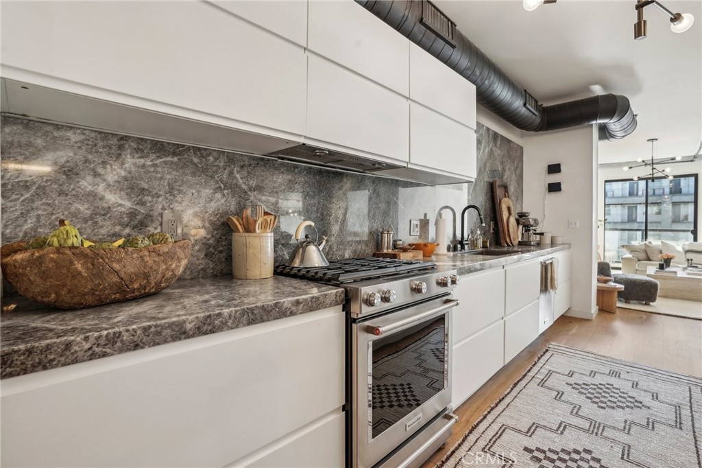 4115 Glencoe Avenue 308