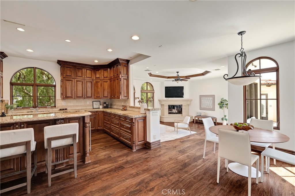 718 N Poinsettia Avenue